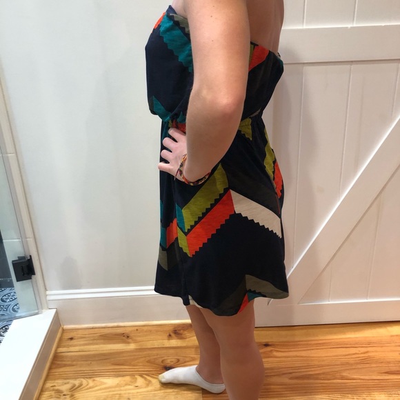 Women’s medium strapless geometric pattern dress - Picture 2 of 4